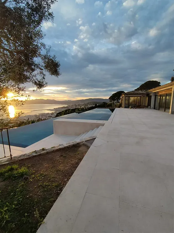 Galerie photos d’Earthworks à Cagnes-sur-Mer -0513